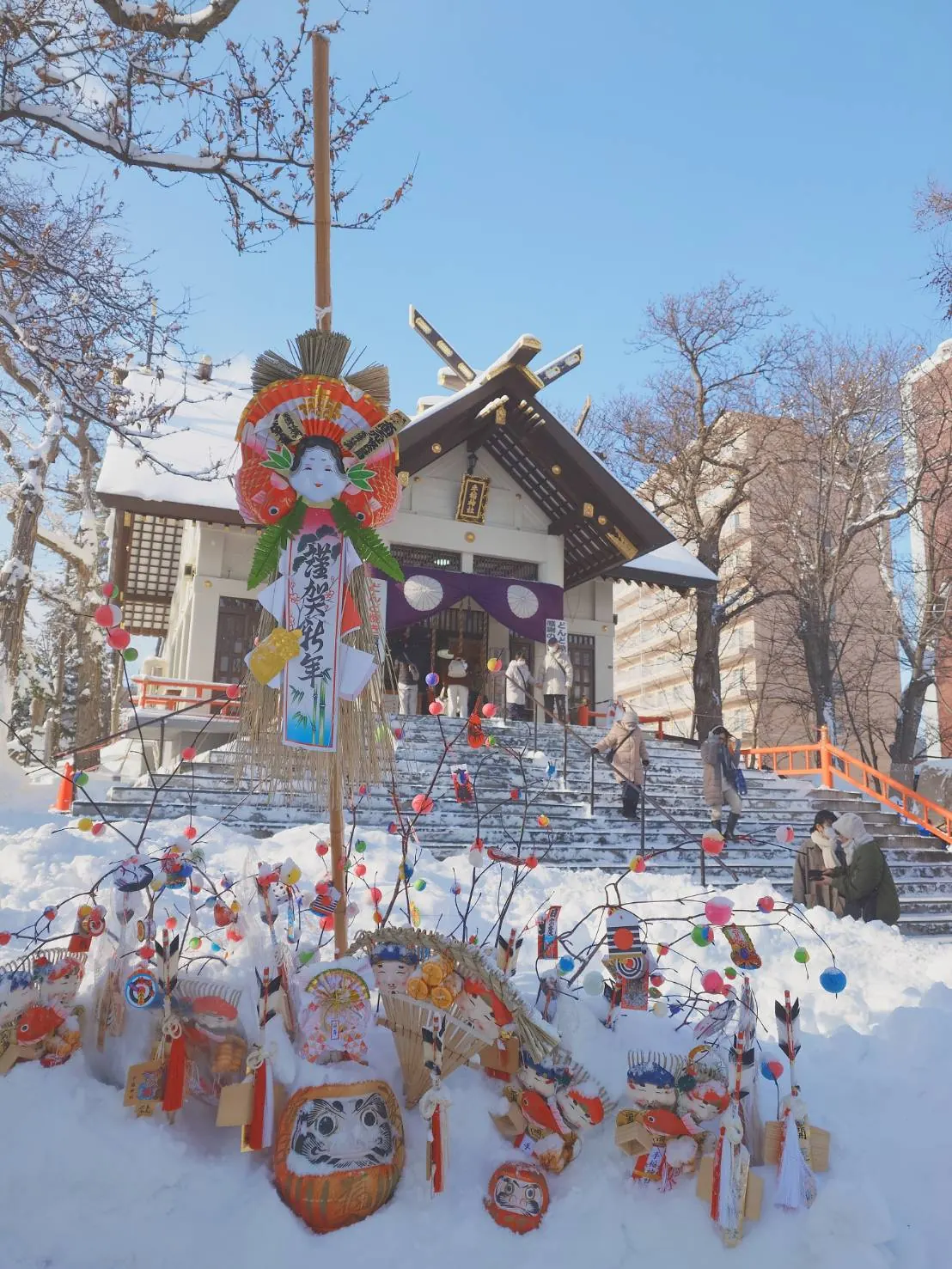雪に包まれた冬の手稲神社